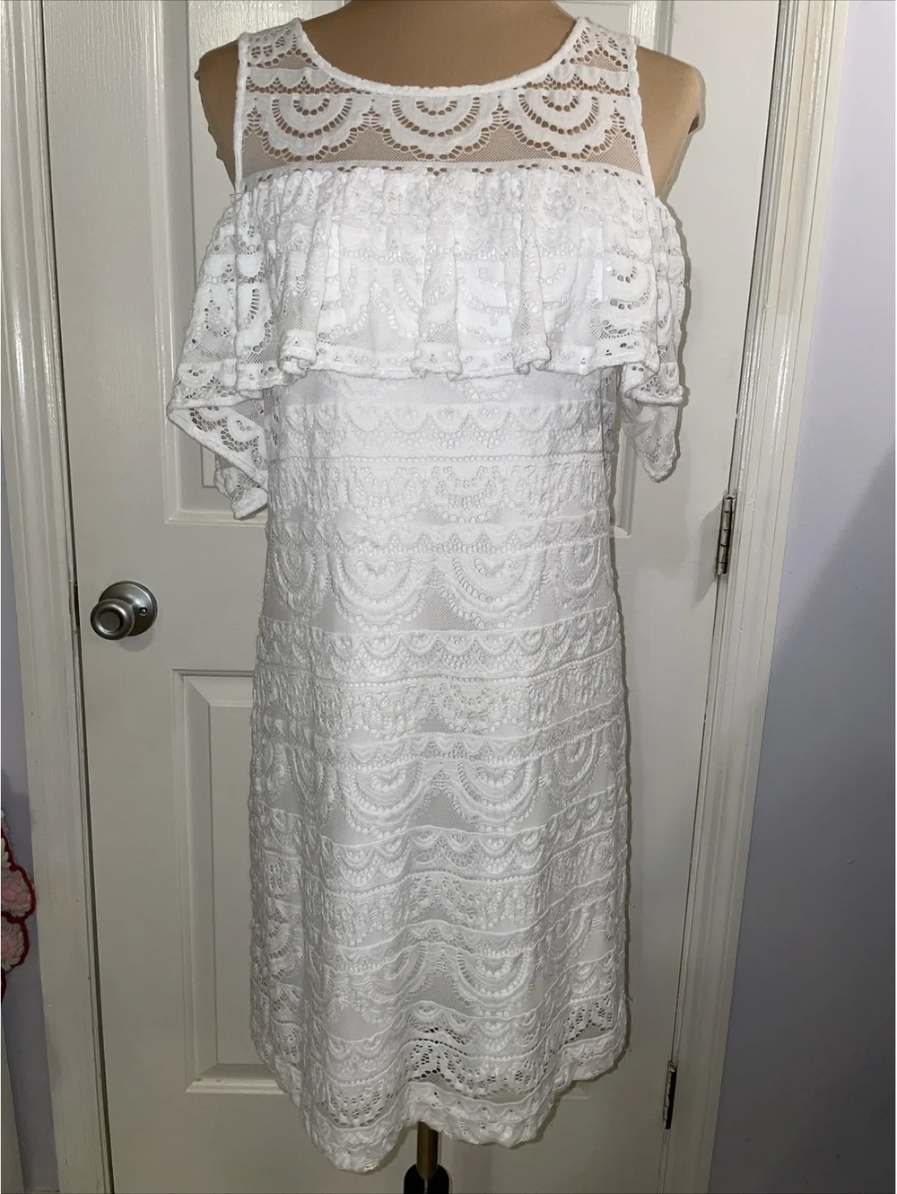 Lilly Pulitzer Lyra Cold Shoulder White Lace Dress Ruffled Peek-a-boo Small